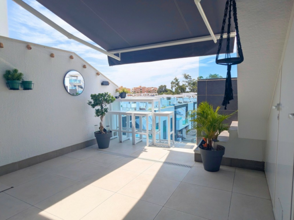 3-bedroom Apartment In El Raso, Spain (91 M²)