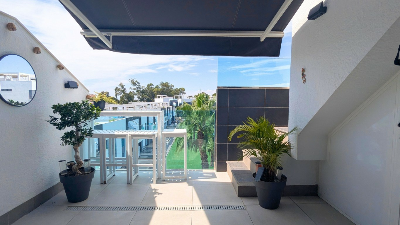 3-bedroom Apartment In El Raso, Spain (91 M²)
