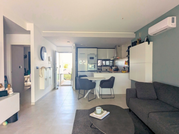 3-bedroom Apartment In El Raso, Spain (91 M²)