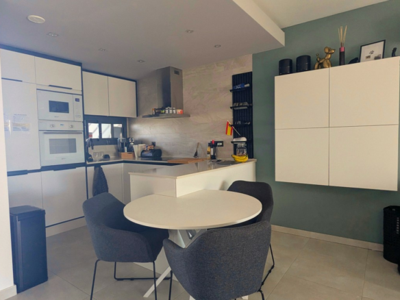 3-bedroom Apartment In El Raso, Spain (91 M²)