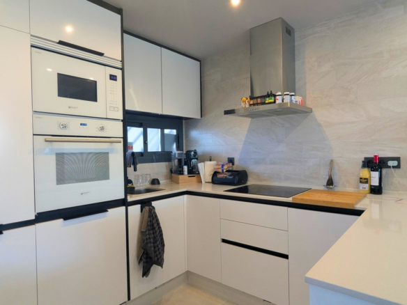3-bedroom Apartment In El Raso, Spain (91 M²)