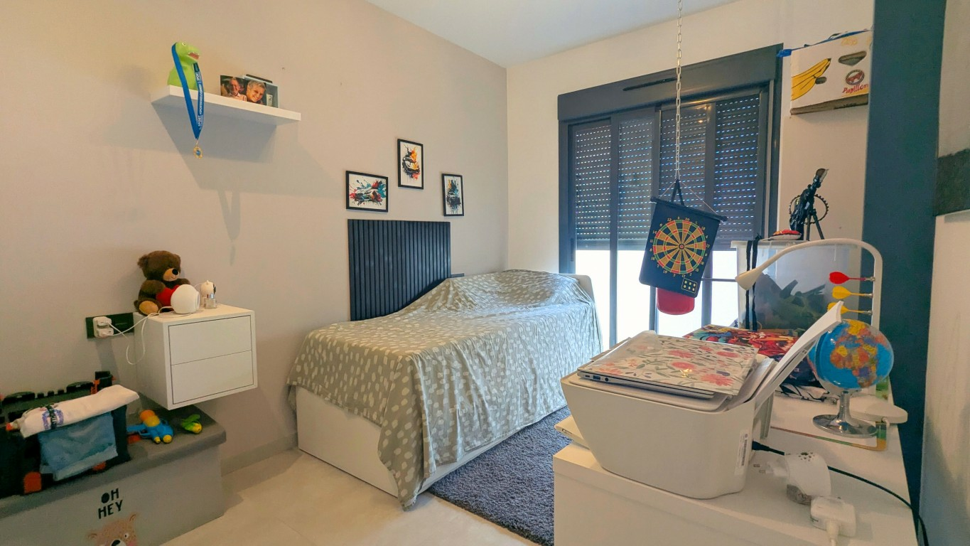 3-bedroom Apartment In El Raso, Spain (91 M²)