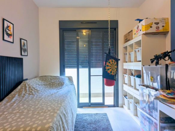 3-bedroom Apartment In El Raso, Spain (91 M²)
