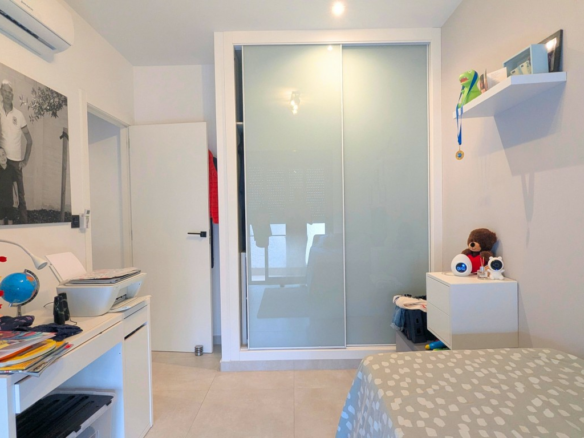 3-bedroom Apartment In El Raso, Spain (91 M²)
