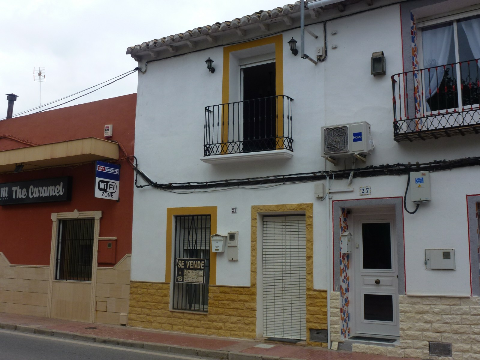 o_1fhfn04pt1tbrarf1bd510uu1c5d2n-b5dd6e Townhouse In Hondón De Los Frailes