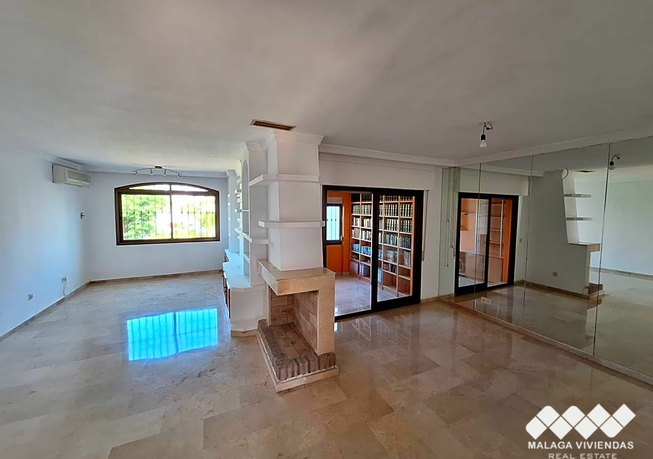 5-bedroom Villa In Estepona, Spain (320 M²)