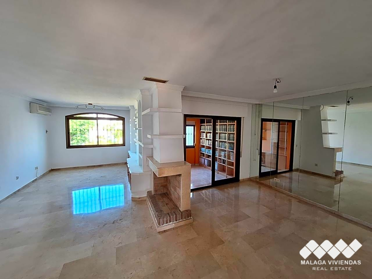 00228666-0004013987-622517 5-bedroom Villa In Estepona, Spain (320 M²)