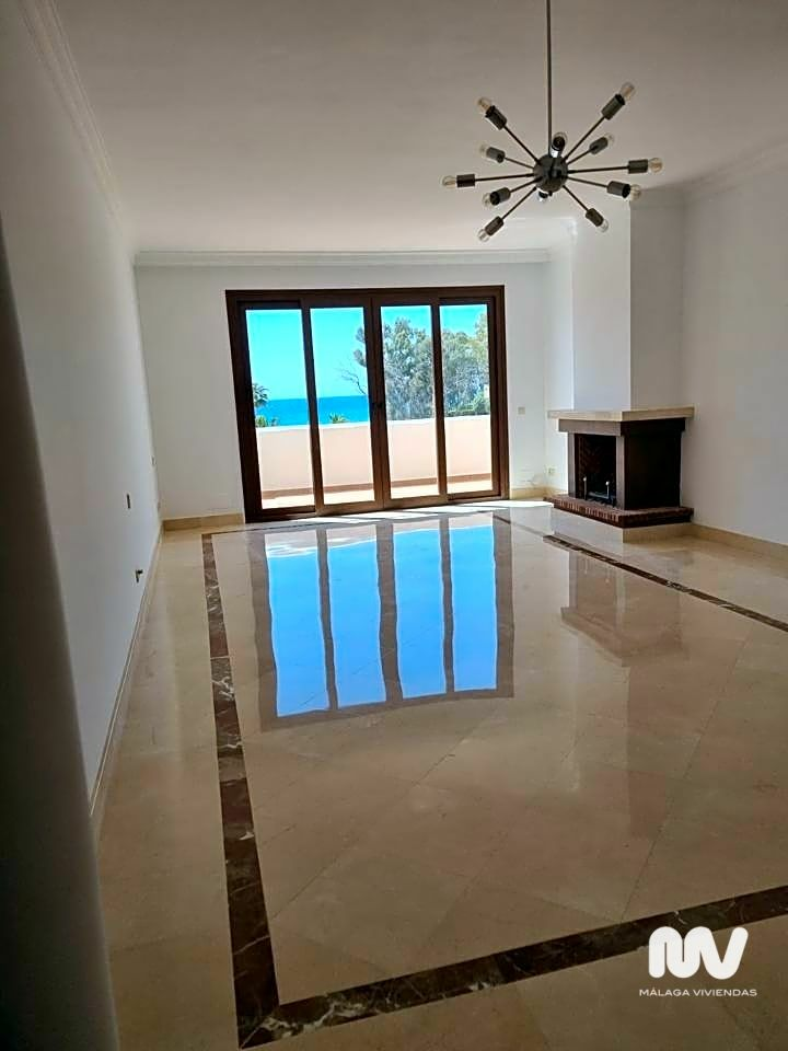 3-bedroom Penthouse In Estepona, Spain (316 M²)