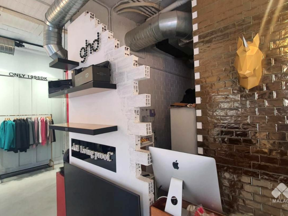 3-bedroom Shop In Alhaurín De La Torre, Spain (85 M²)