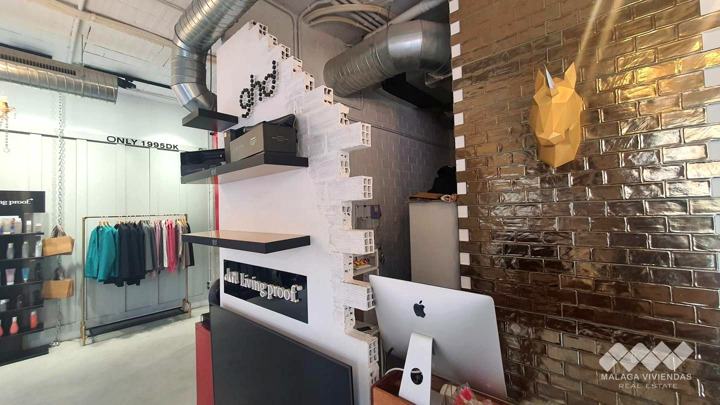 3-bedroom Shop In Alhaurín De La Torre, Spain (85 M²)
