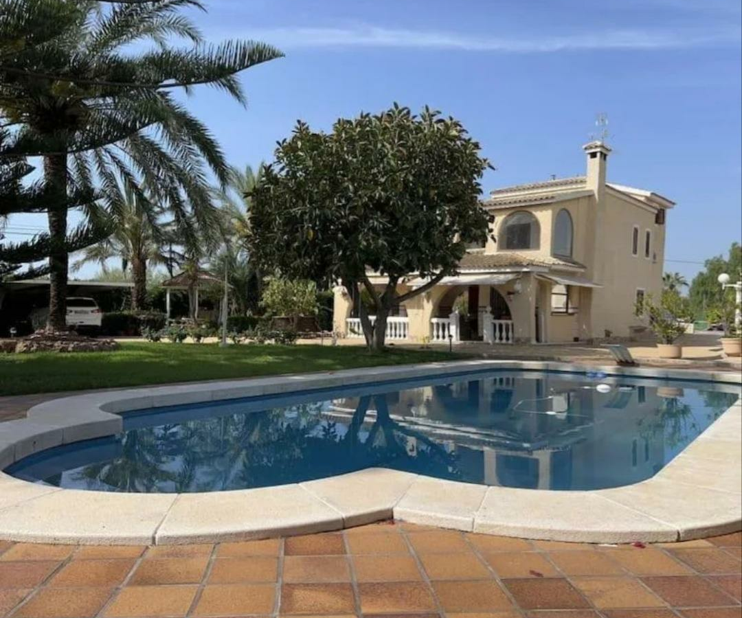 7-bedroom Villa In Las Bayas, Spain (855 M²)