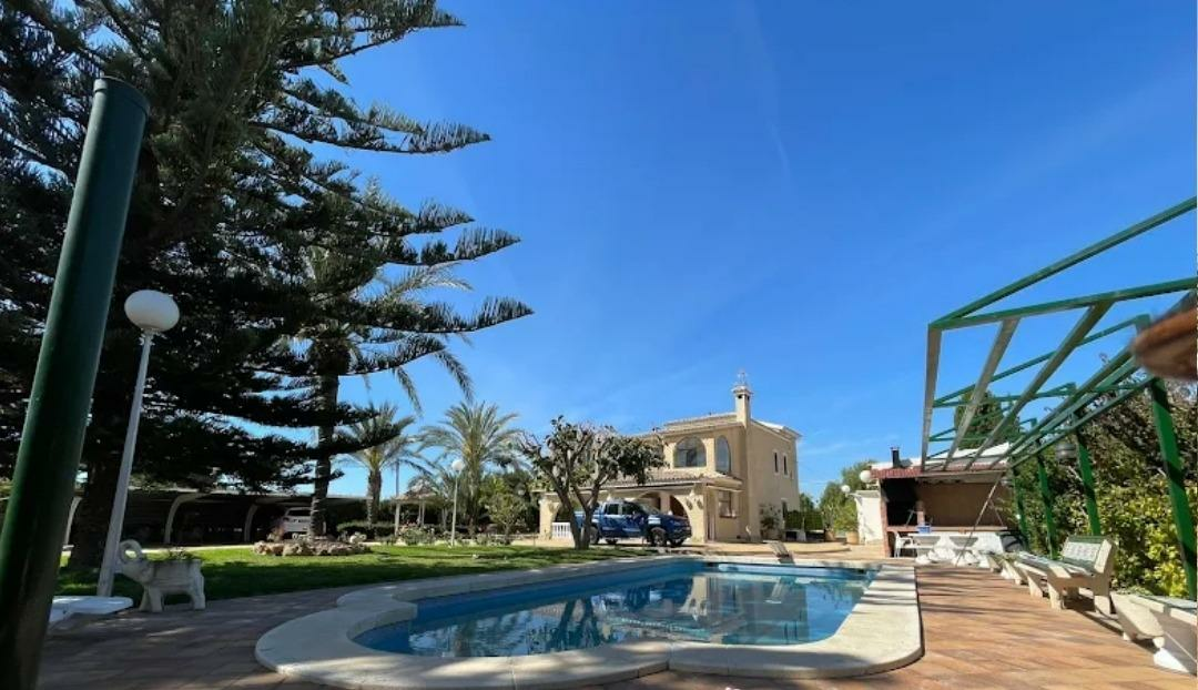 7-bedroom Villa In Las Bayas, Spain (855 M²)