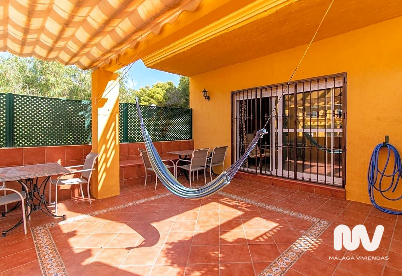 5-bedroom Villa In Estepona, Spain (330 M²)