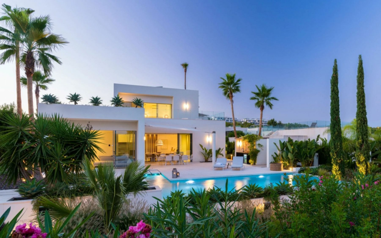 5-bedroom Villa In San Miguel De Salinas, Spain (241 M²)