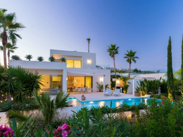 5-bedroom Villa In San Miguel De Salinas, Spain (241 M²)