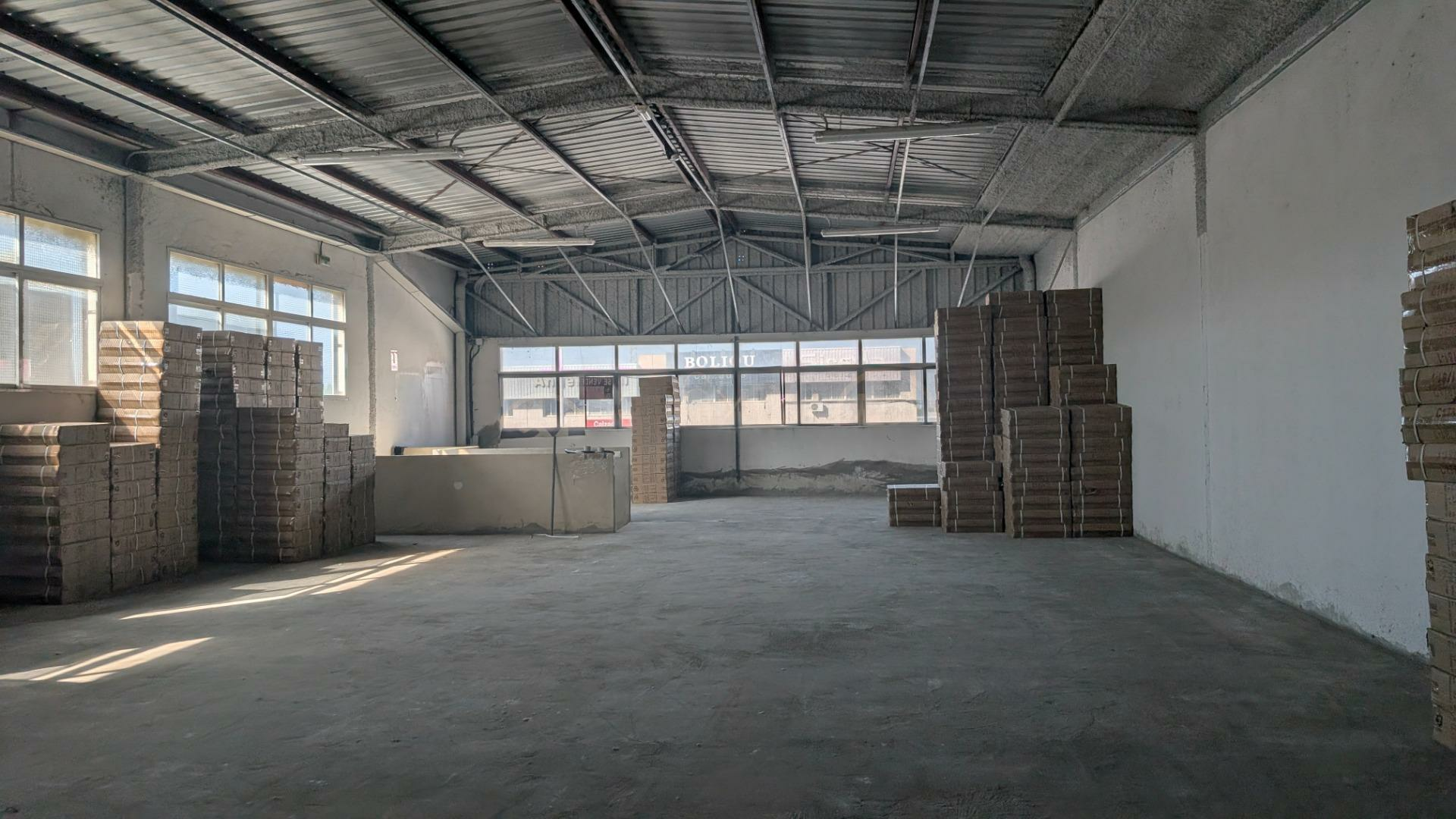 Industrial Unit In Elche, Spain (480 M²)