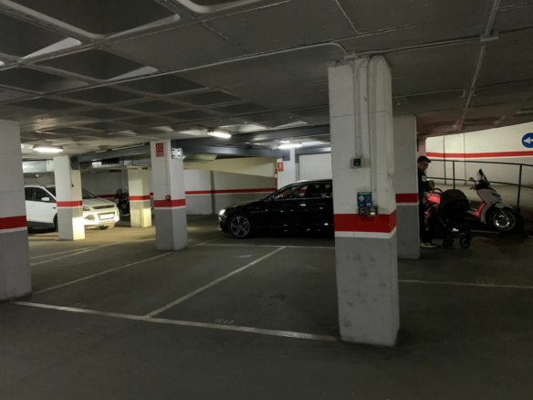Garage In Elche, Spain (18 M²)