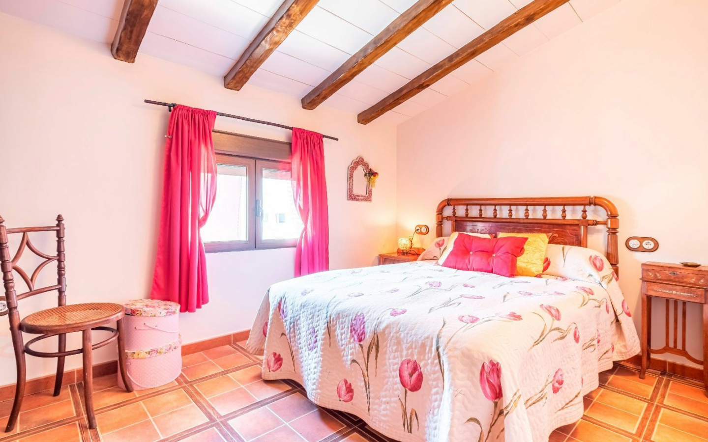 5-bedroom House In Pinoso, Spain (289 M²)