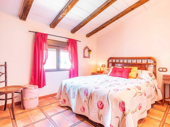 5-bedroom House In Pinoso, Spain (289 M²)