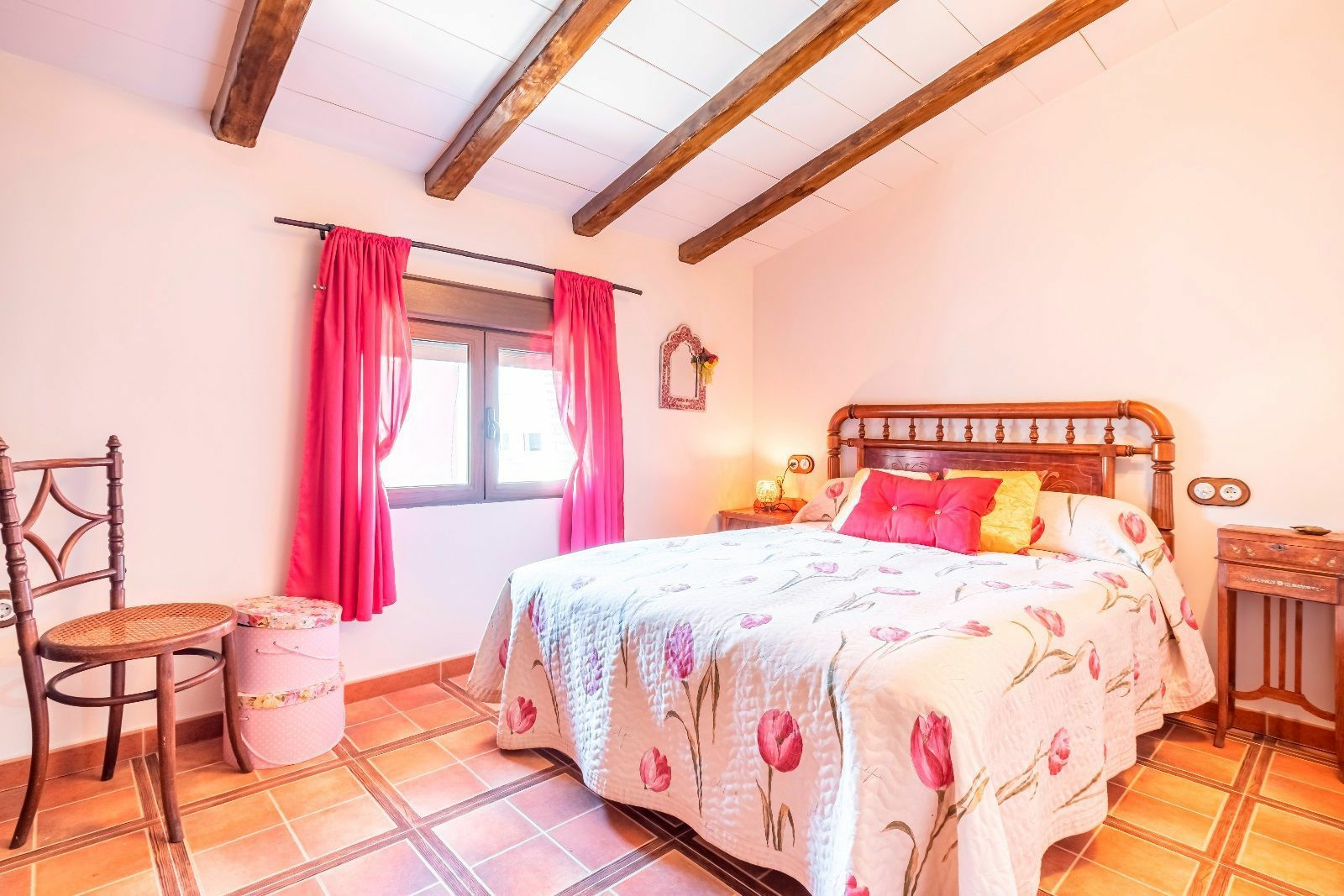 2-10-e7e4a9 5-bedroom House In Pinoso, Spain (289 M²)