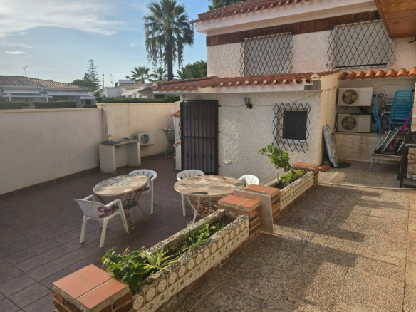 7-bedroom Villa In Orihuela Costa, Spain (230 M²)