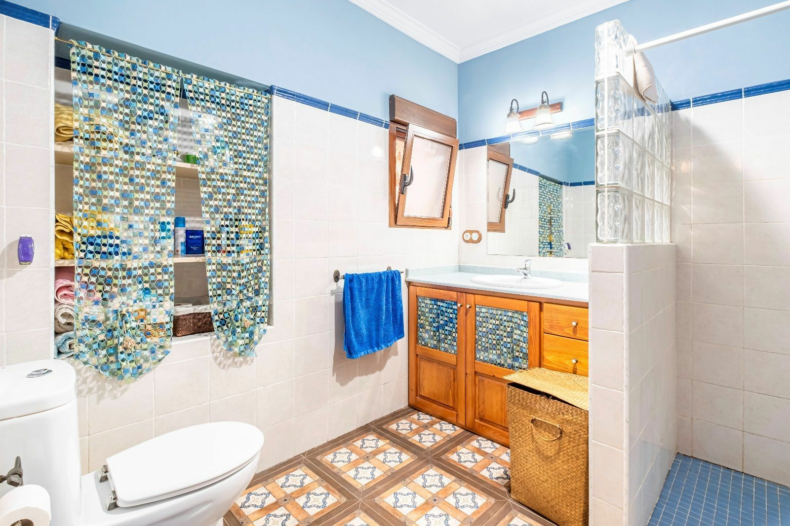 2-11-703165 5-bedroom House In Pinoso, Spain (289 M²)