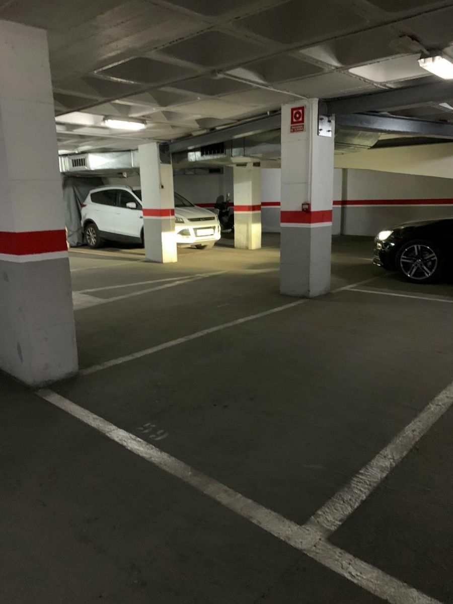2-11-8fdf0c Garage In Elche, Spain (18 M²)