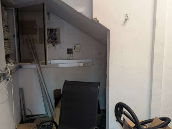 Industrial Unit In Elche, Spain (480 M²)