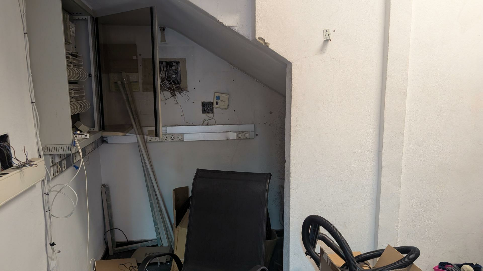 Industrial Unit In Elche, Spain (480 M²)