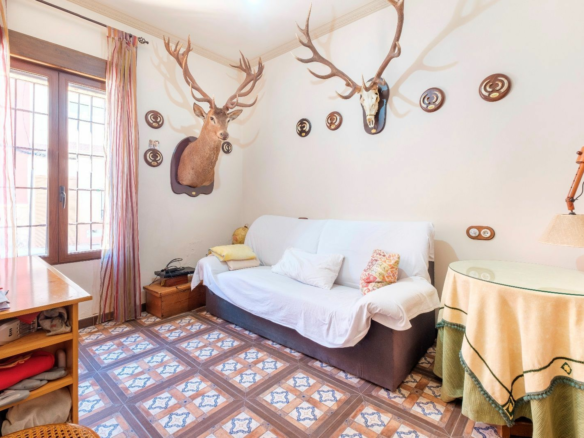 5-bedroom House In Pinoso, Spain (289 M²)