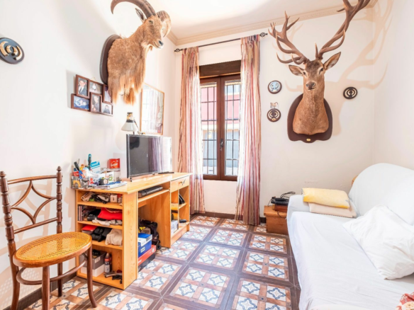 5-bedroom House In Pinoso, Spain (289 M²)