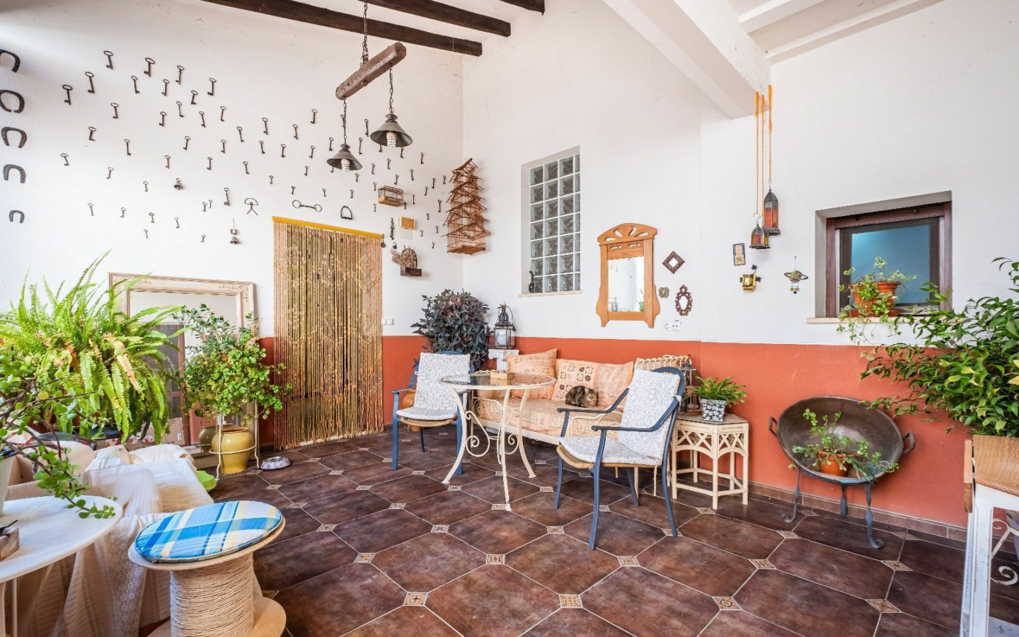 5-bedroom House In Pinoso, Spain (289 M²)