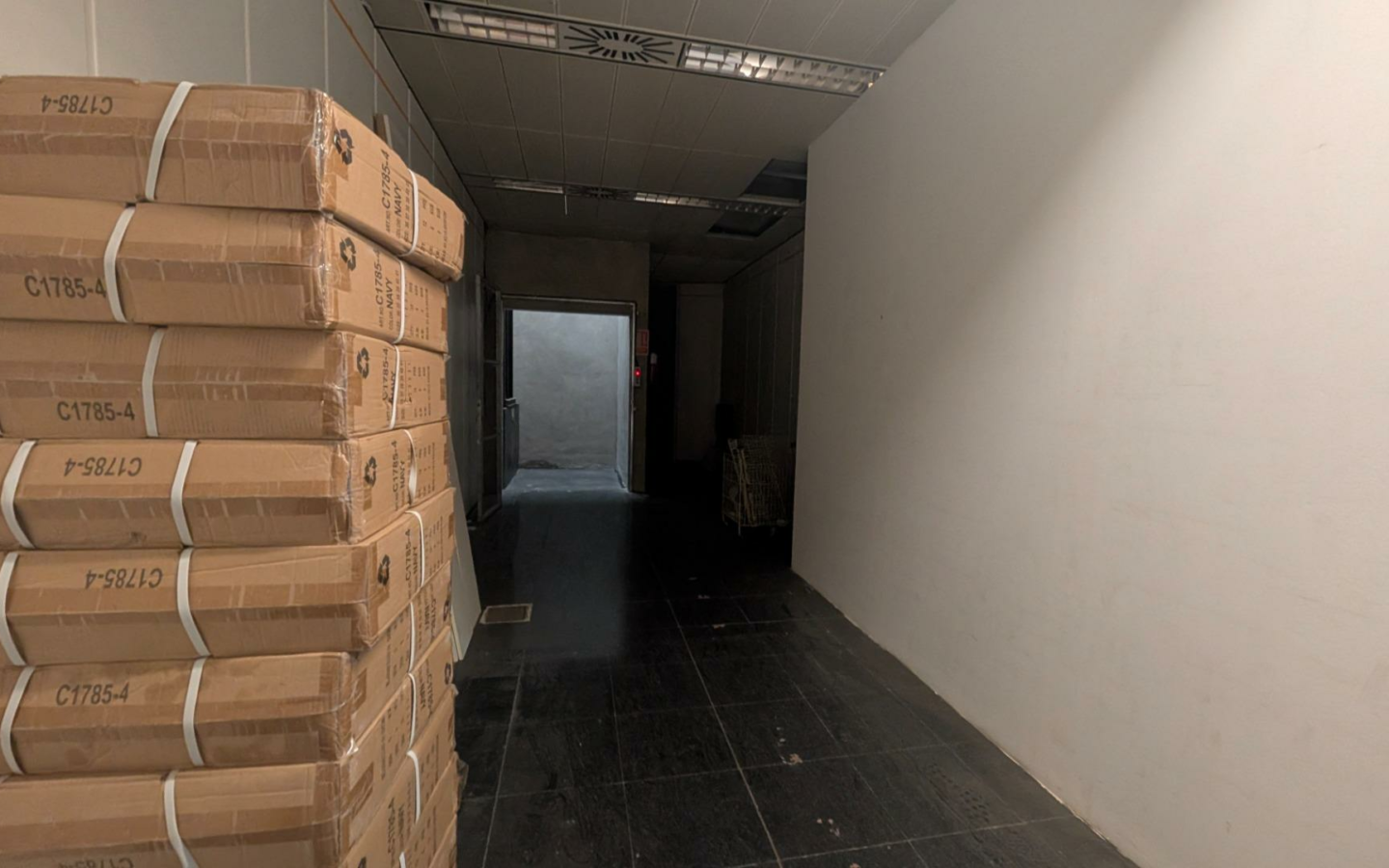 Industrial Unit In Elche, Spain (480 M²)