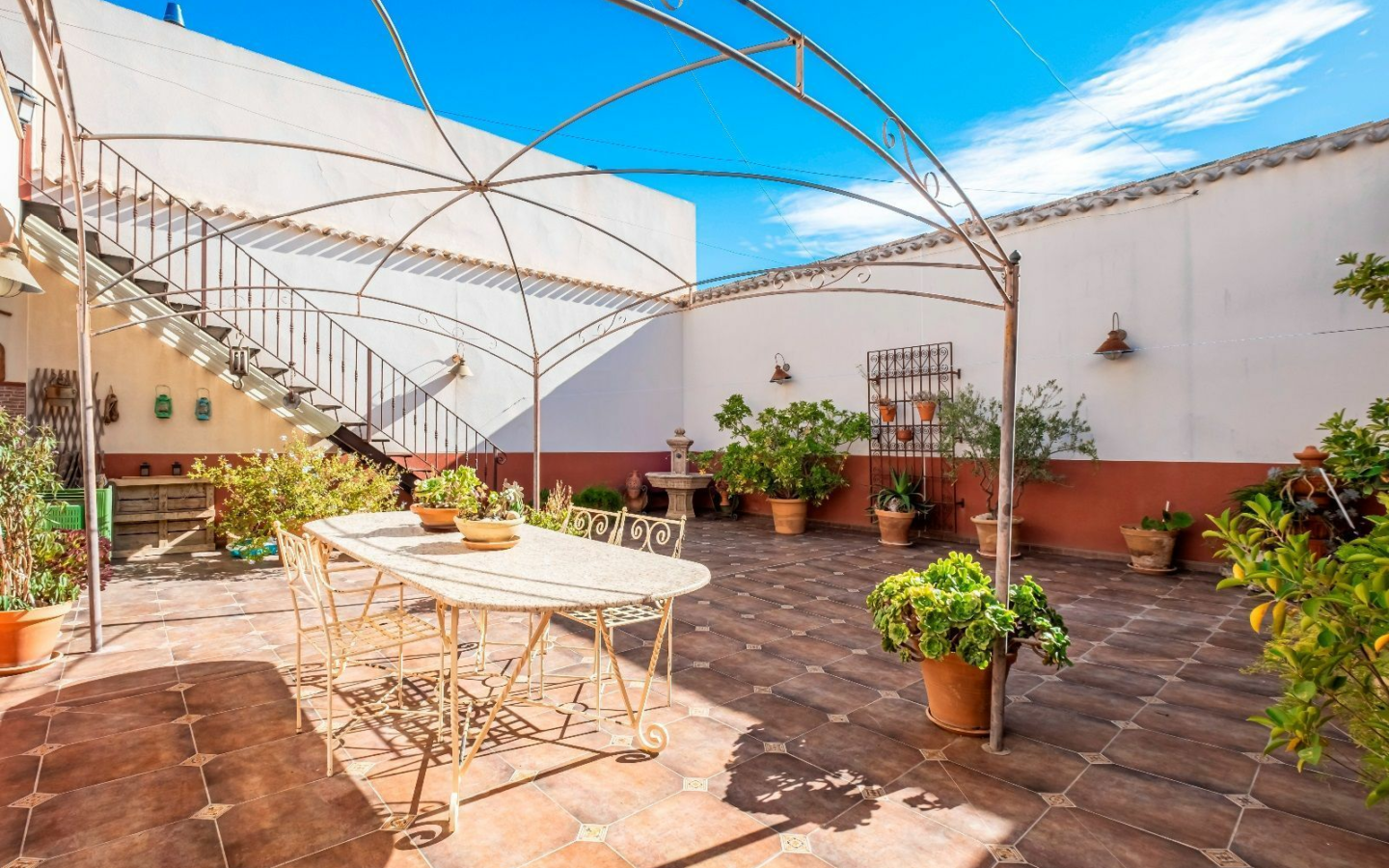 5-bedroom House In Pinoso, Spain (289 M²)