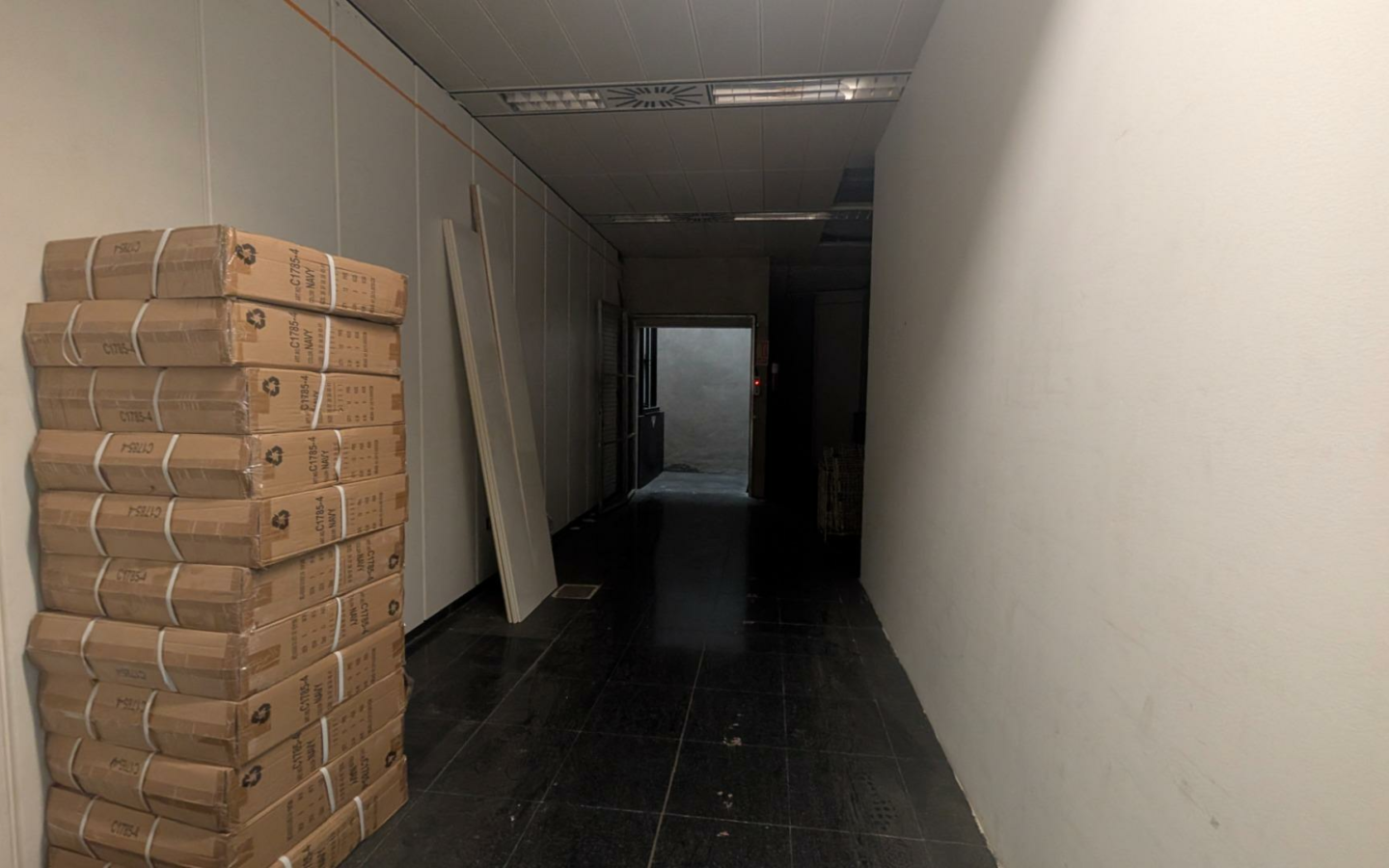 Industrial Unit In Elche, Spain (480 M²)