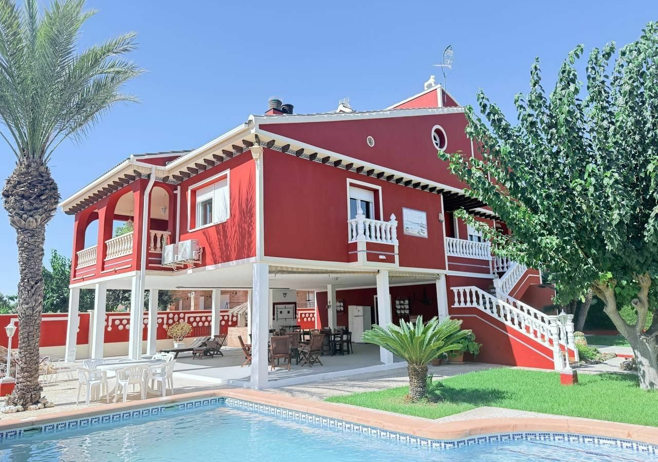 5-bedroom Villa In Pilar De La Horadada, Spain (280 M²)