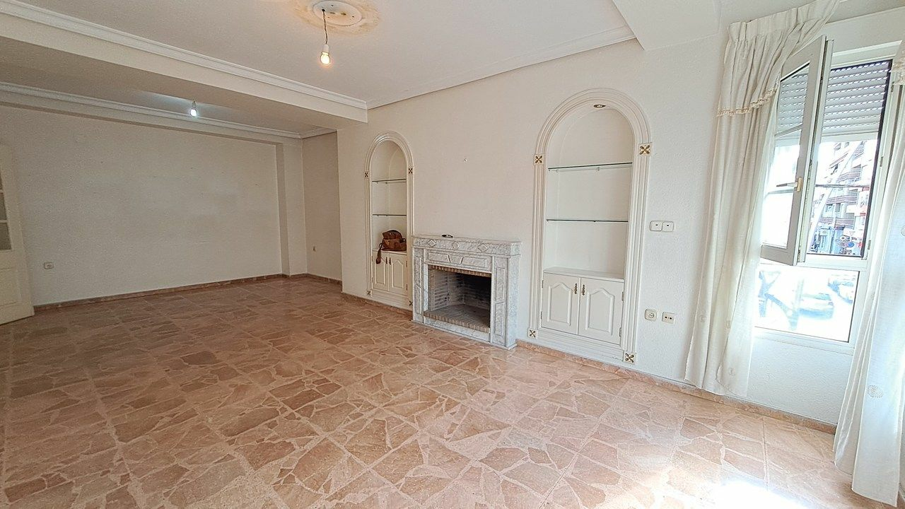 5-bedroom Apartment In Torrevieja, Spain (250 M²)