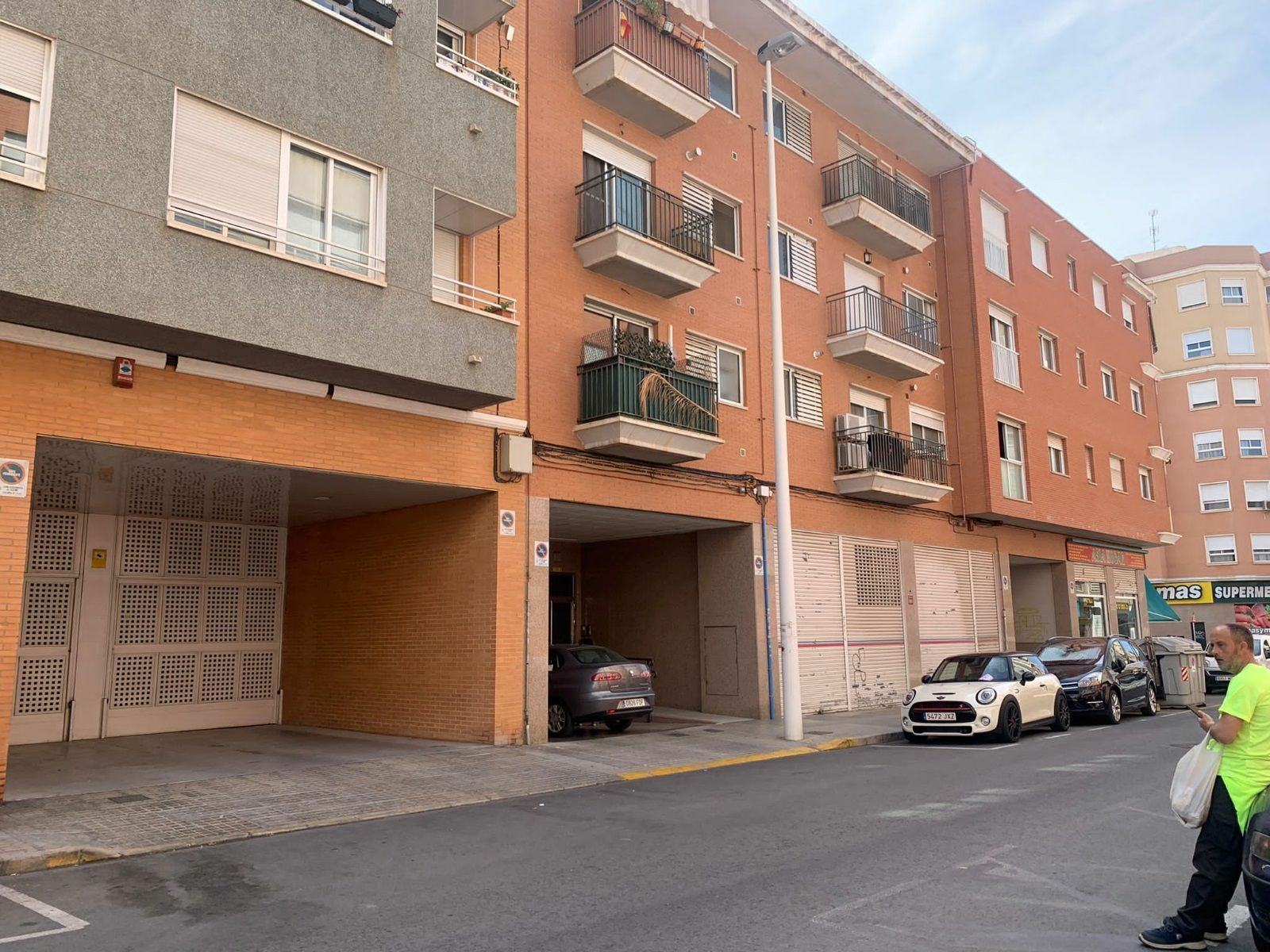 2-2-846f6b Garage In Elche, Spain (18 M²)