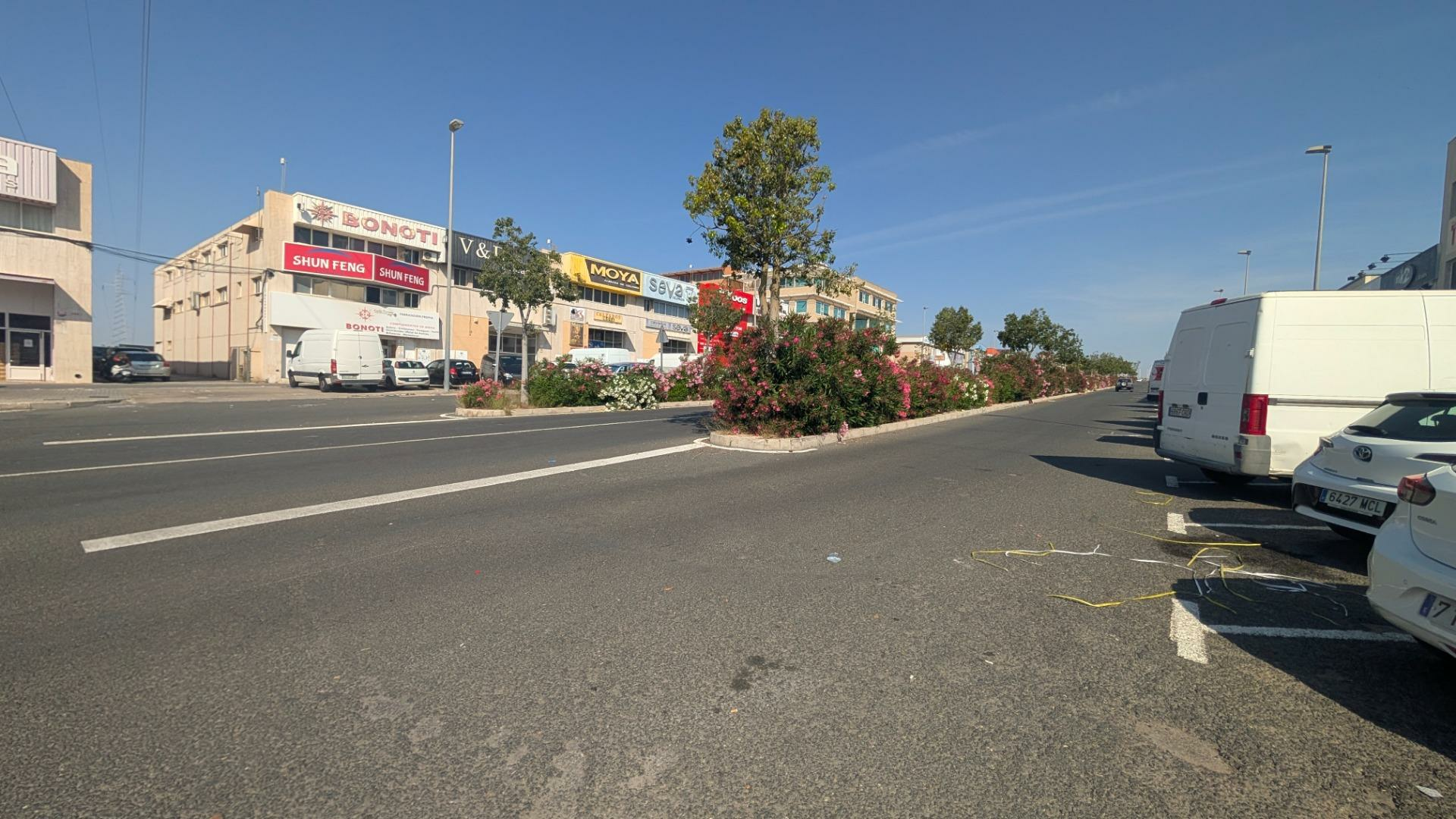 Industrial Unit In Elche, Spain (480 M²)