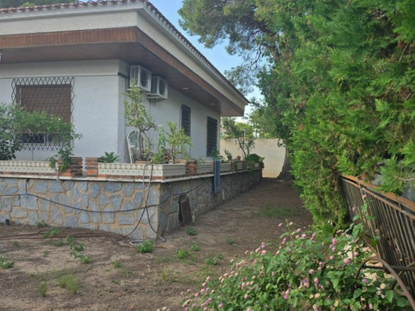 7-bedroom Villa In Orihuela Costa, Spain (230 M²)