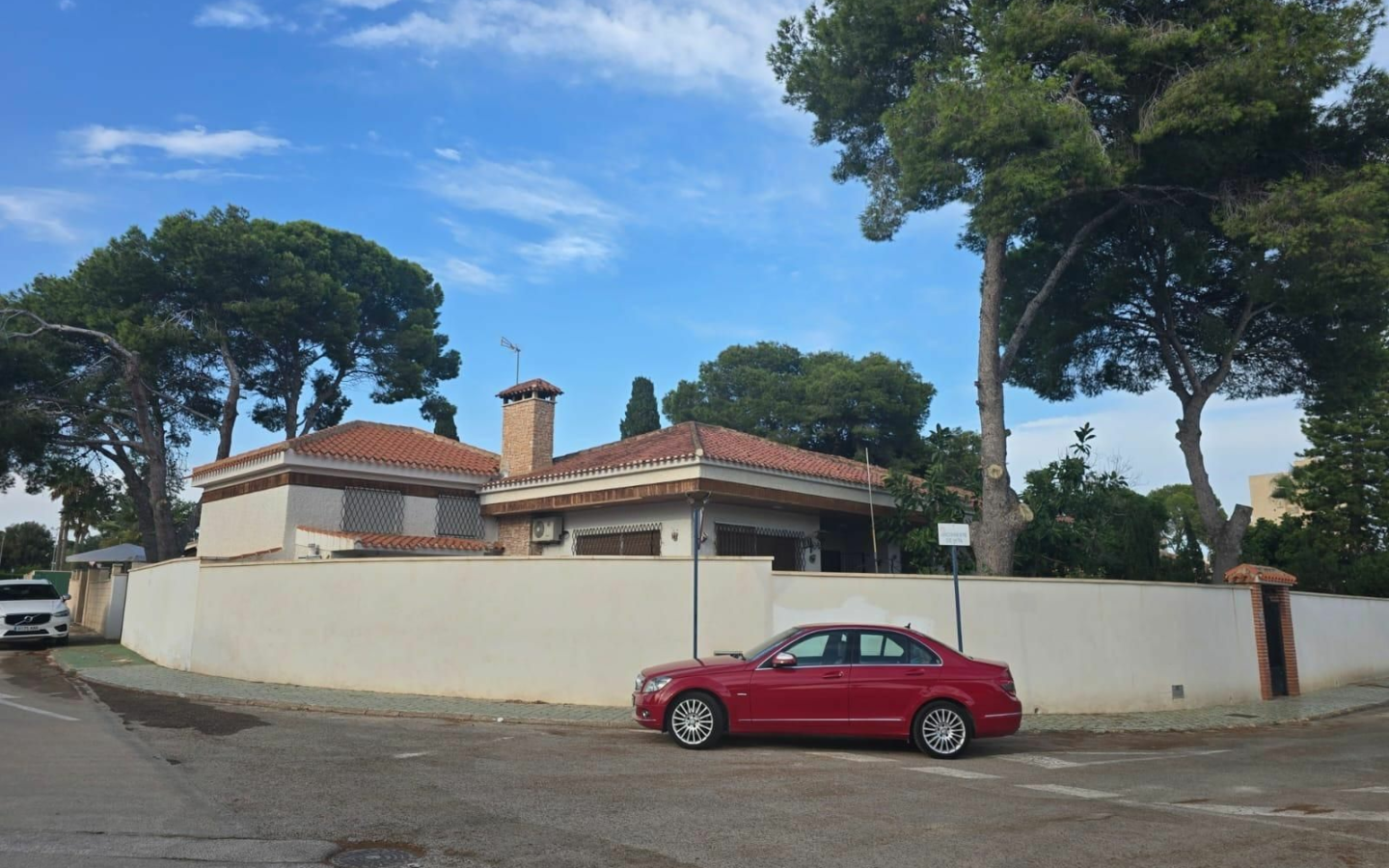 7-bedroom Villa In Orihuela Costa, Spain (230 M²)