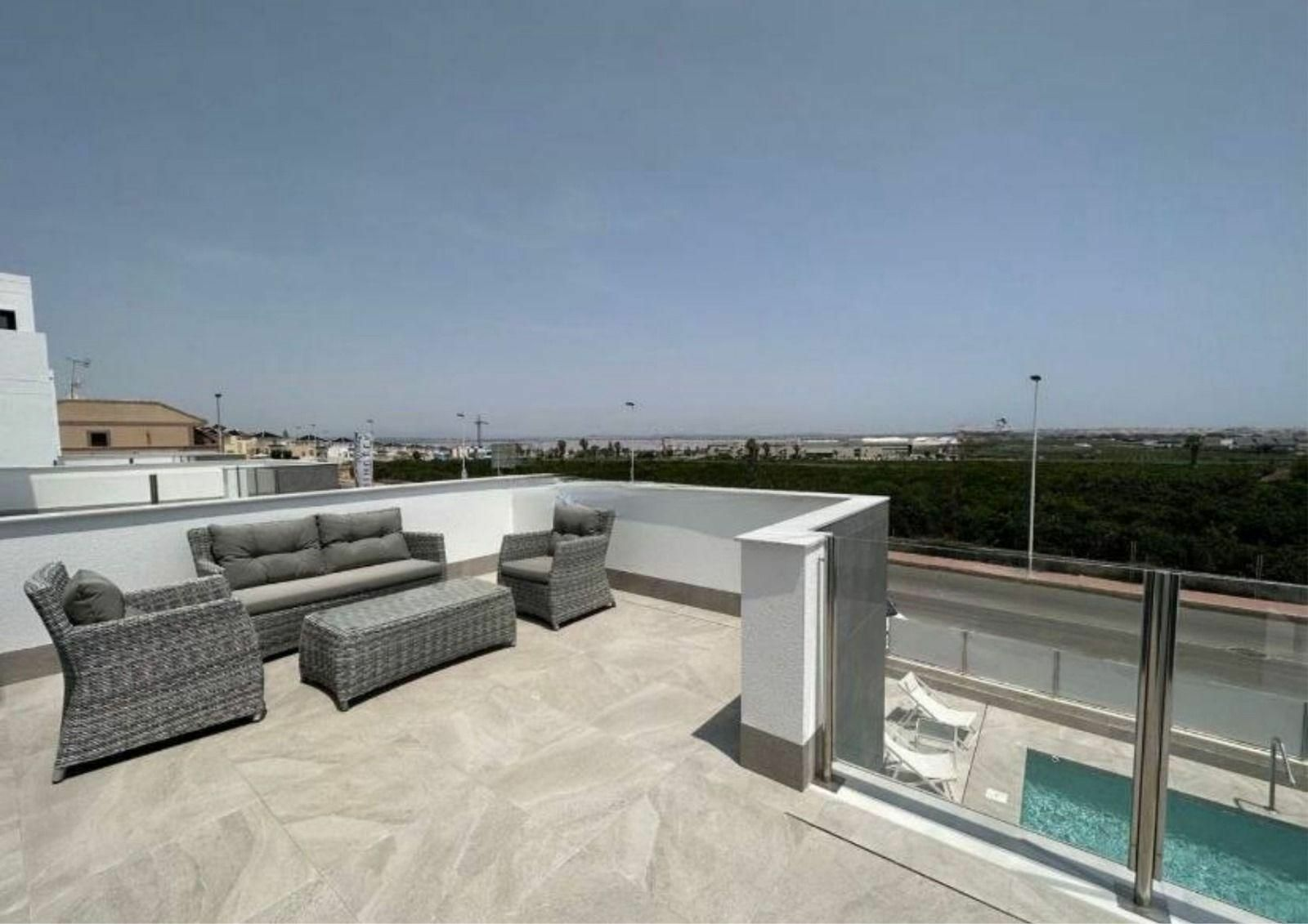 3-bedroom Villa In Torrevieja, Spain (197 M²)