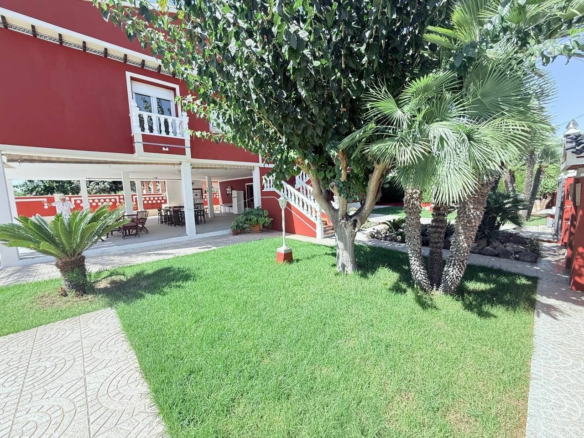 5-bedroom Villa In Pilar De La Horadada, Spain (280 M²)