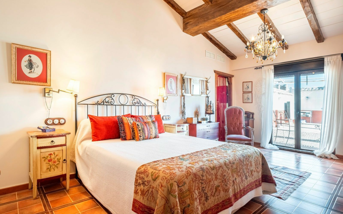 5-bedroom House In Pinoso, Spain (289 M²)
