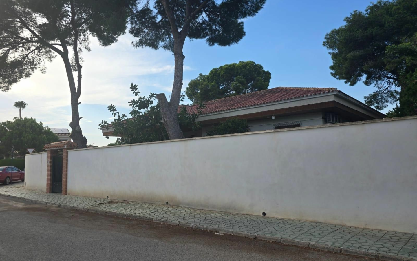 7-bedroom Villa In Orihuela Costa, Spain (230 M²)