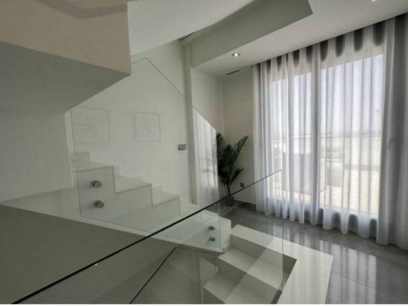 3-bedroom Villa In Torrevieja, Spain (197 M²)