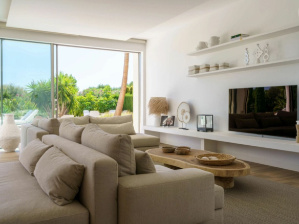 5-bedroom Villa In San Miguel De Salinas, Spain (241 M²)
