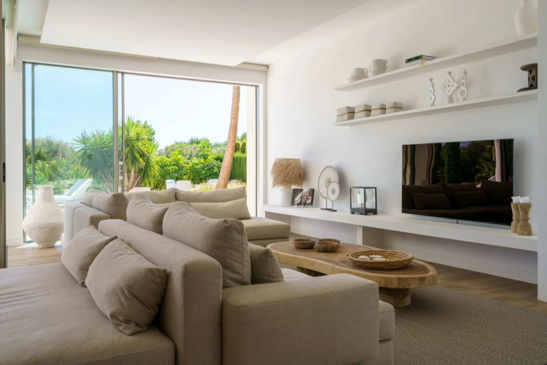 5-bedroom Villa In San Miguel De Salinas, Spain (241 M²)