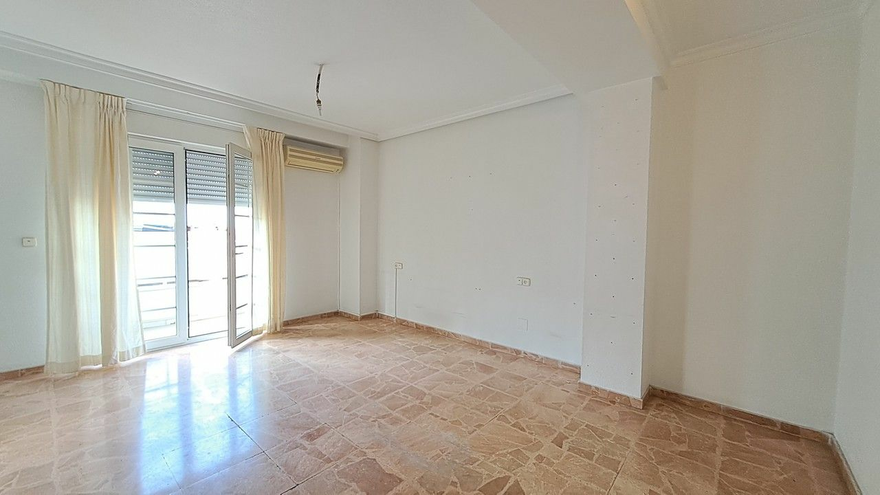 5-bedroom Apartment In Torrevieja, Spain (250 M²)
