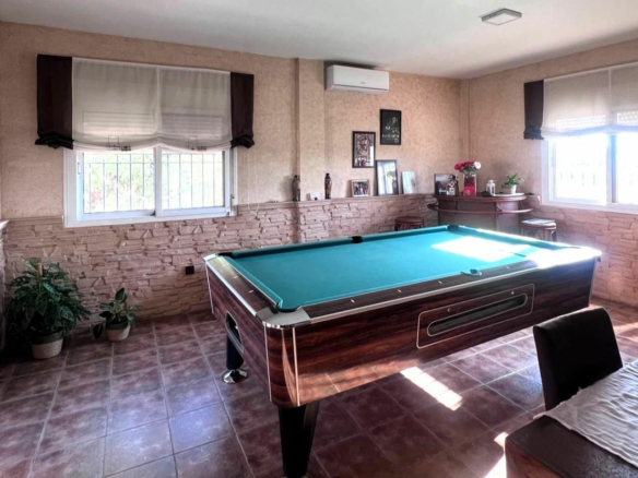 5-bedroom Villa In Orihuela, Spain (253 M²)